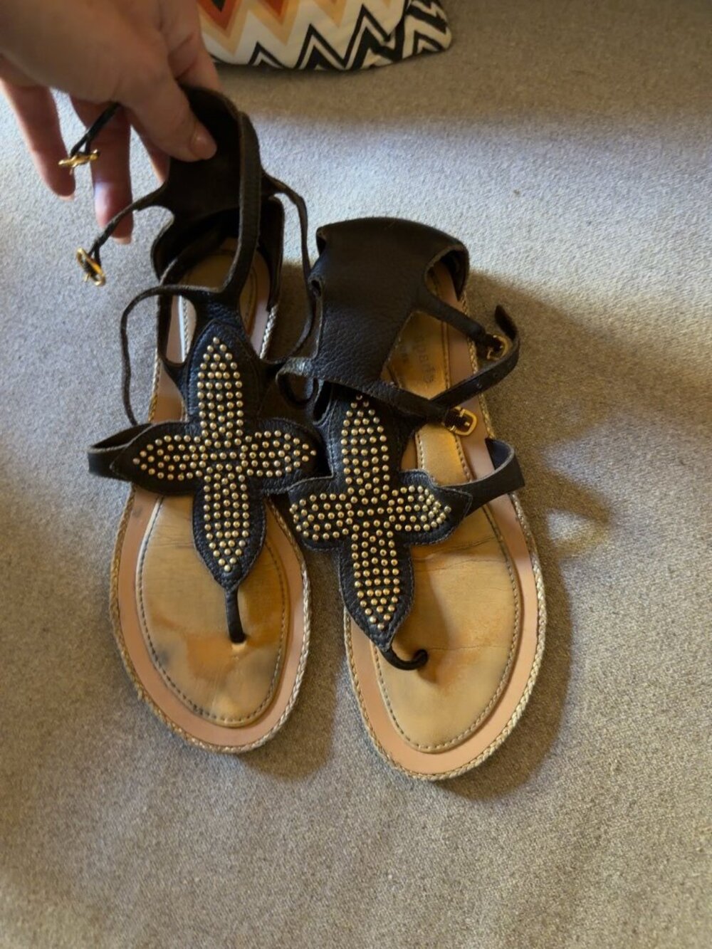 Kate Spade Black Leather Studded Floral Thong Sandals Size 8